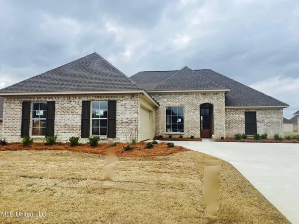 594 E Park St, Canton, MS 39046