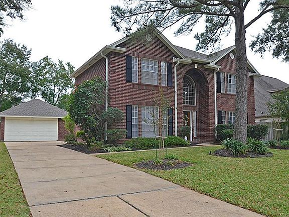2nd image of 927 Dominion Dr