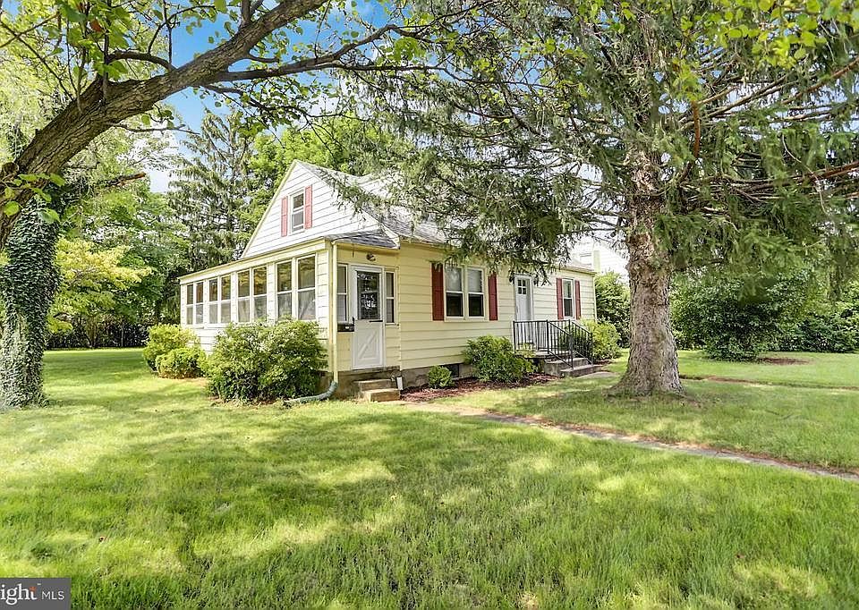 243 W Arch St, Fleetwood, PA 19522 | Zillow