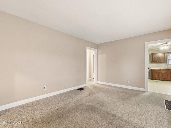 5th image of 116 E Francis Ave