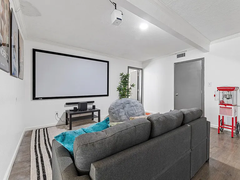 4203 Philmont Ave — Photo 11
