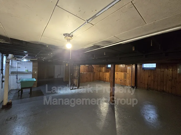 9657 E Outer Dr — Photo 30