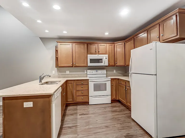 7080 Triumph Ln #9 — Photo 29