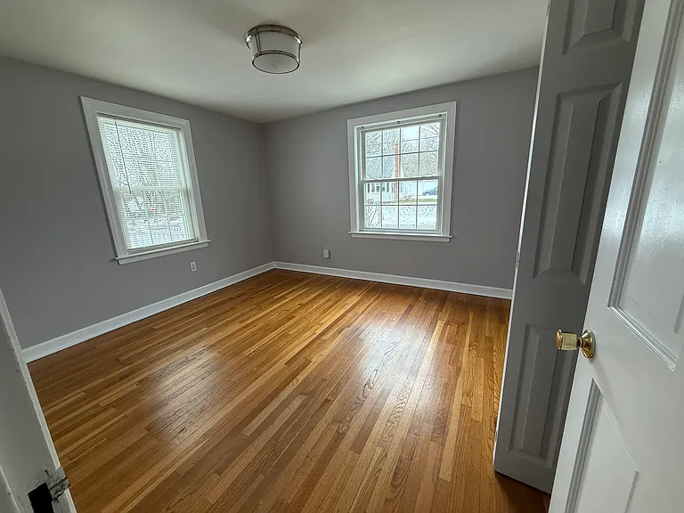 196 Clover St #1 — Photo 8