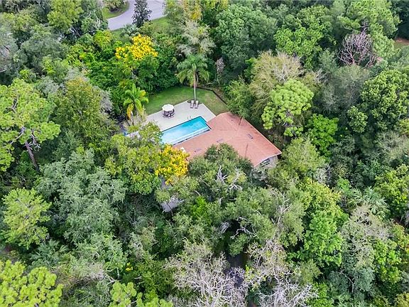 2nd image of 200 River Bend Ct