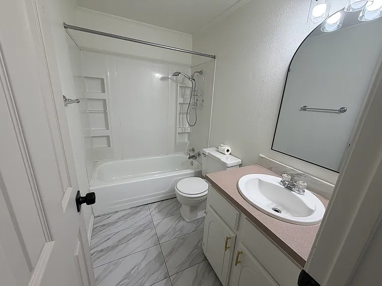 1006 Oak Park Dr #1 — Photo 6