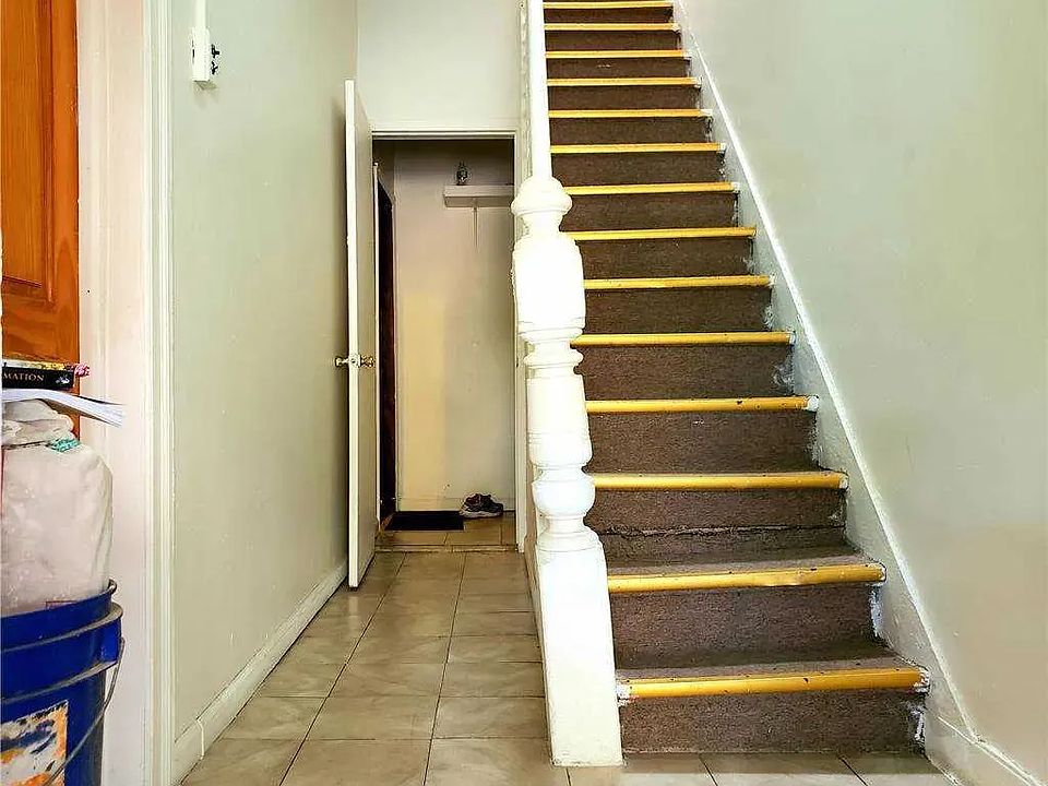 2nd image of 74 Fountain Ave #2FAM