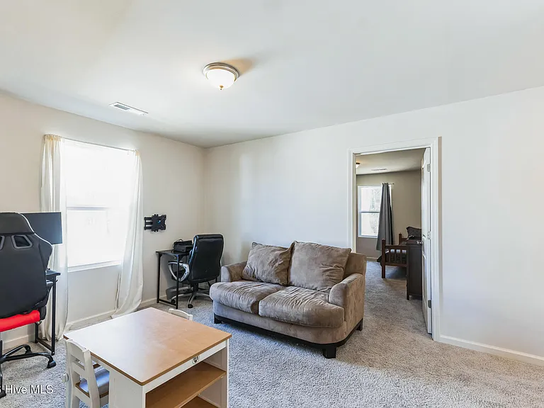 1253 Manor Dr — Photo 22