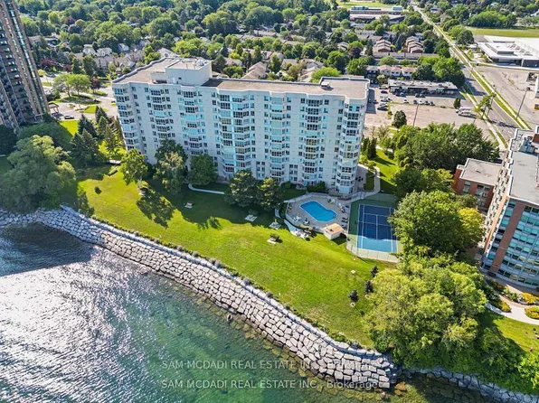 5280 Lakeshore Rd #1105, Burlington, ON L7L 5R1