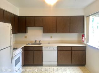 609 Flint Rd APT 2E, Brighton, MI 48116