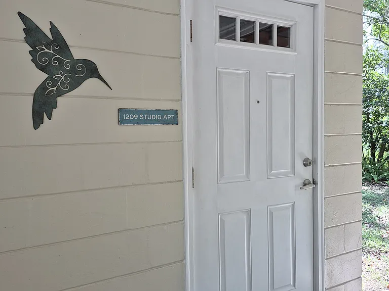 1209 NE 21st Ave — Photo 1
