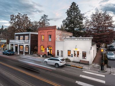 120 E. California St, Jacksonville, OR, 97530