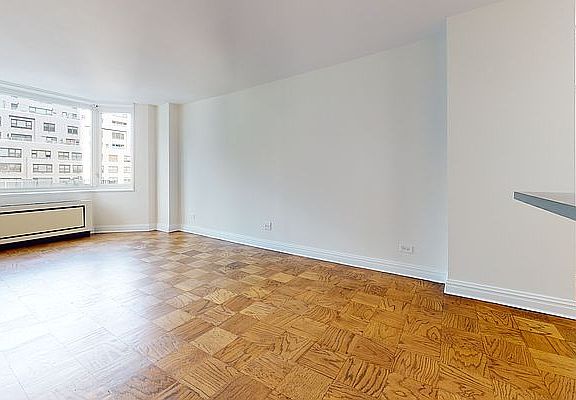 4th image of 400 E 71st St APT 15K