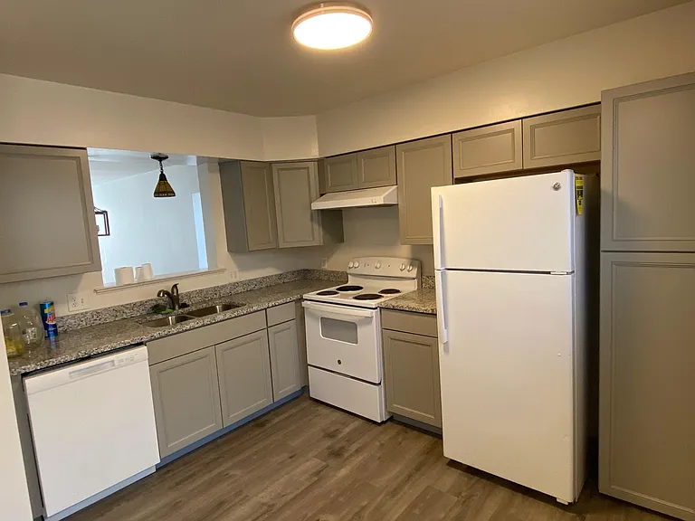 18222 Fox Chase Cir — Photo 6