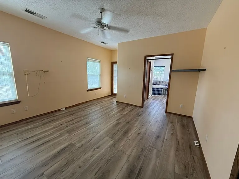 6105 Carousal Ave NW — Photo 10