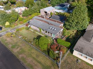 775 10th St SE, Bandon, OR