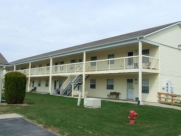 3rd image of 20891 Flora St