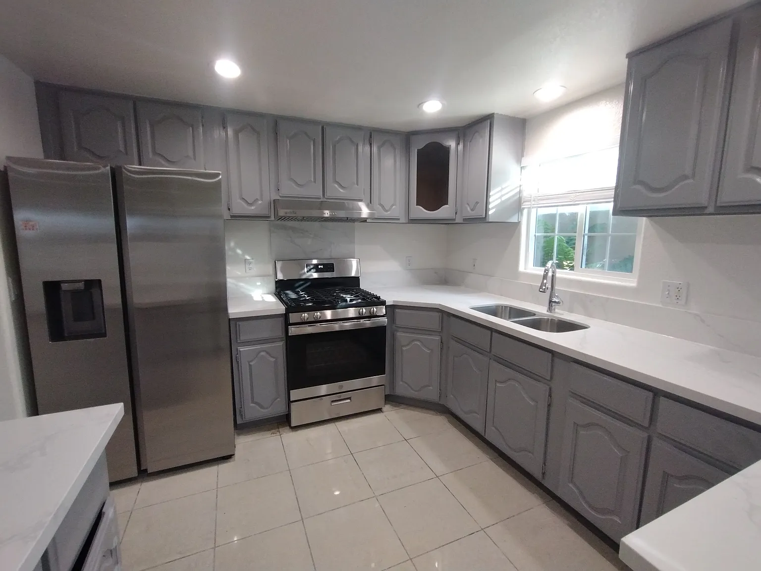 3 bed, 1314 sqft, $3,450 — Photo 1