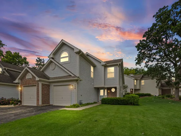 754 Ripple Brook Ln, Elgin, IL 60120
