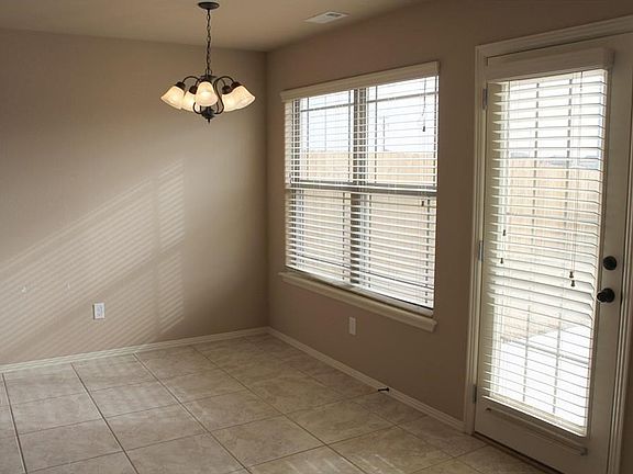 5th image of 1014 Kensington Dr
