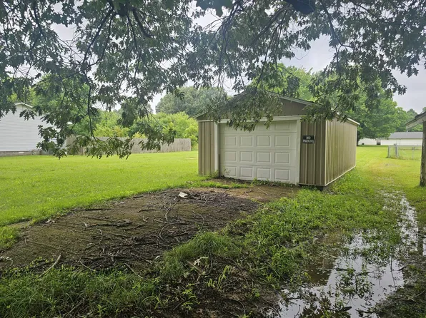 11 Barger Dr, Metropolis, IL 62960