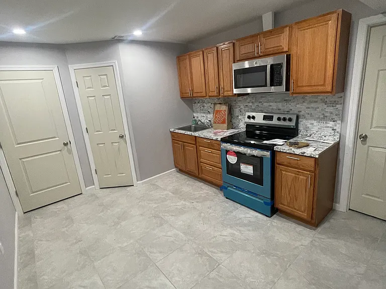 218 Hunterdon St #2 — Photo 9