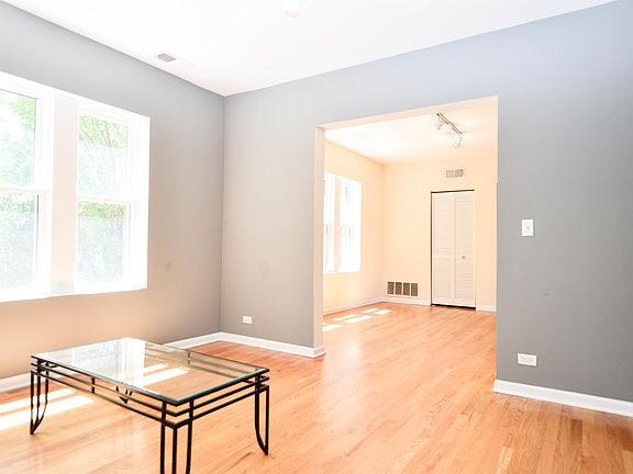 3rd image of 3422 W Leland Ave APT 2E