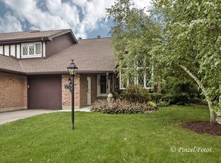 573 Cress Creek Ln, Crystal Lake, IL 60014