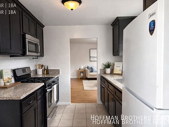 2nd image of 14843 Sylvan St #14843.5
