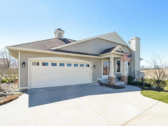 2nd image of 1324 Saint Andrews Dr #83