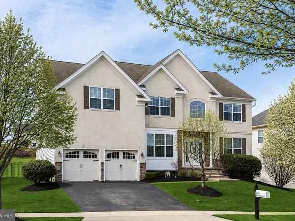 4127 Crescent Dr, Chester Springs, PA 19425