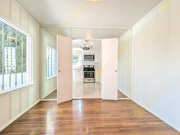 969 N Doheny Dr #1/2 — Photo 18