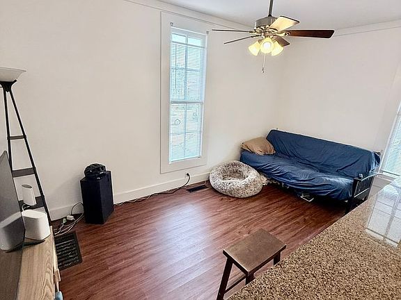 4th image of 120 Lakeview St