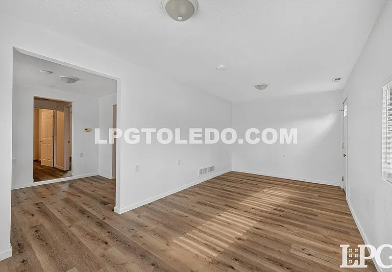 12378 Lincoln Blvd — Photo 8