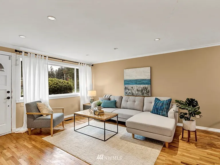 16721 NE 9th St — Photo 3