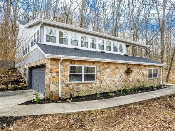 108 Barrington Dr, Oak Ridge, TN 37830