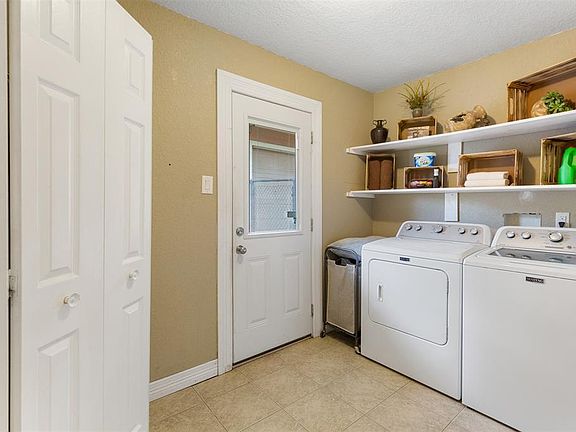 5th image of 107 Woodmont Dr