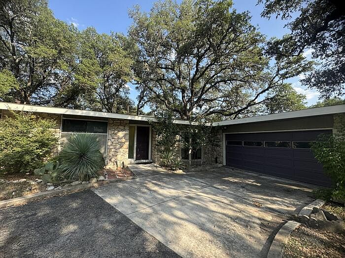 1st image of 10910 Cedar Elm Dr #1