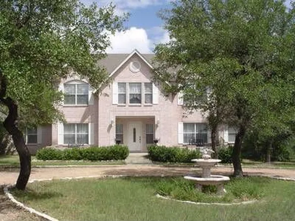 2145 S Logans Way, Blanco, TX 78606