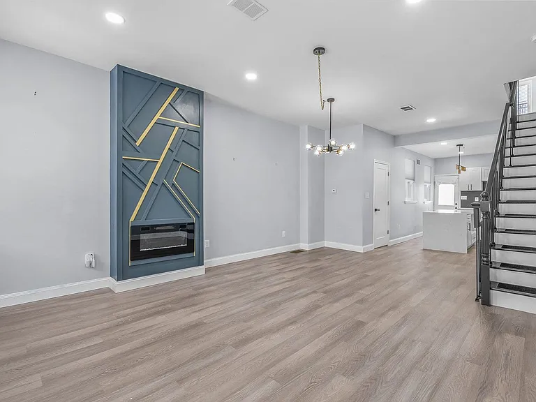 1521 S 19th St — Photo 12