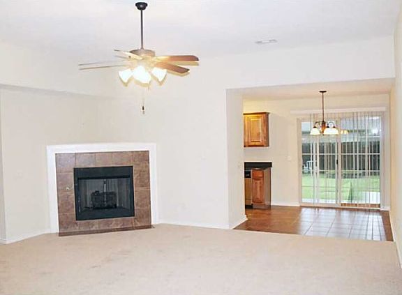 3rd image of 2434 Harris Dr