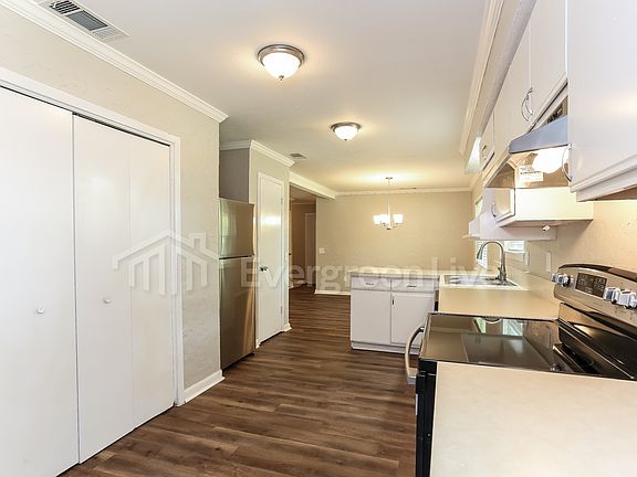 3rd image of 2328 Catalina Dr