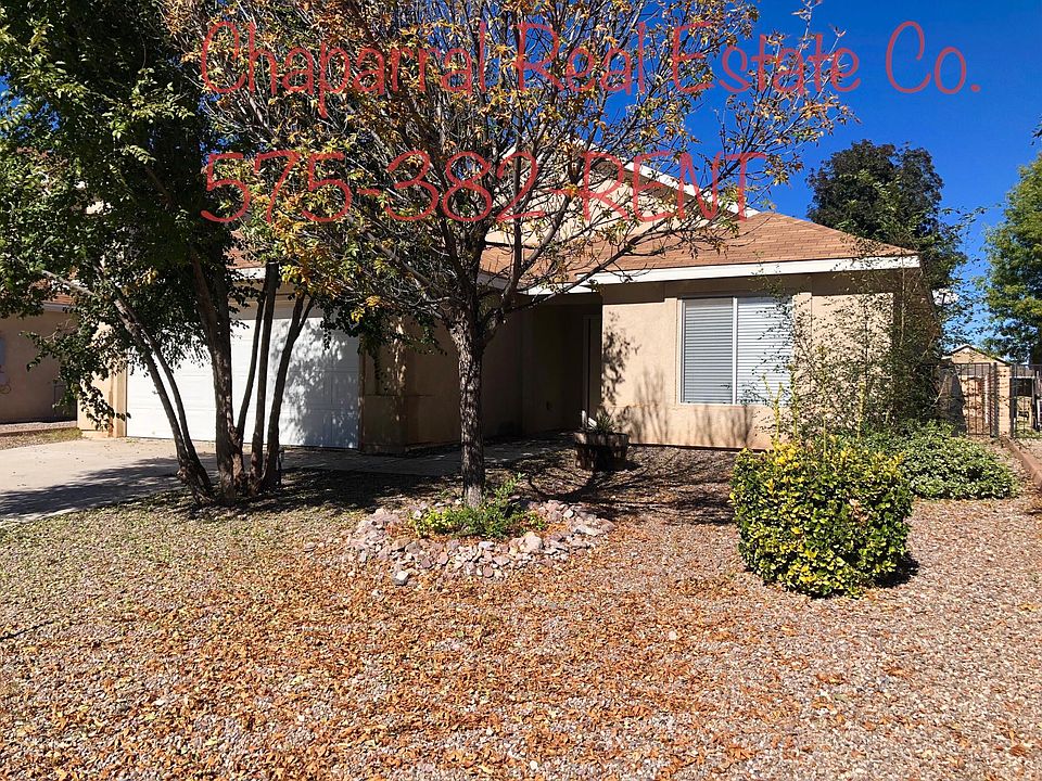 Beautiful 3 Bedroom, Plus Bonus office, 2 Bath home in Legends West.