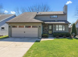 810 Flambeau Pl, De Pere, WI 54115