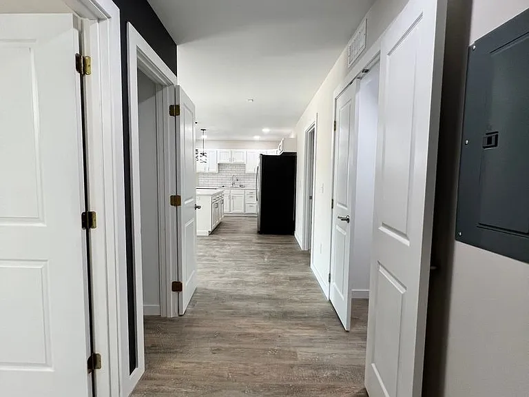 950 S Hebron Ave — Photo 5