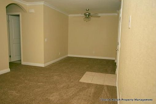 2nd image of 1423 Graves Ave Unit 215