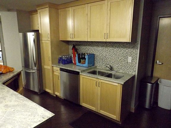 Entertain in the Party Rm