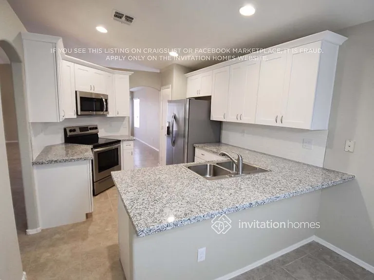 6166 W Pontiac Dr — Photo 6