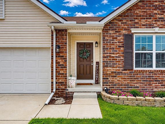 3rd image of 58221 River Oaks Dr