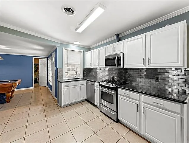 5601 Chamberlain Dr — Photo 5